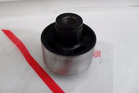 Egyedi Toyota Hiace differenciálmű tartó szilent